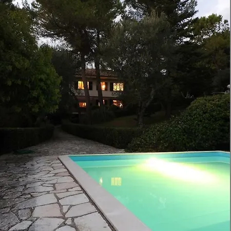 לינה וארוחת בוקר Dall Acqua *